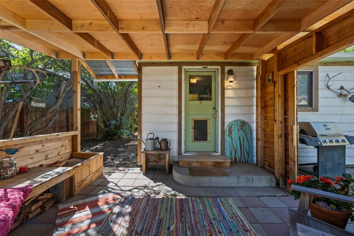 213 S 9th Street