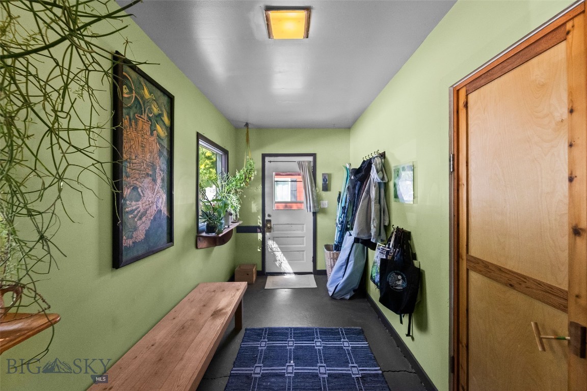 213 S 9th Street