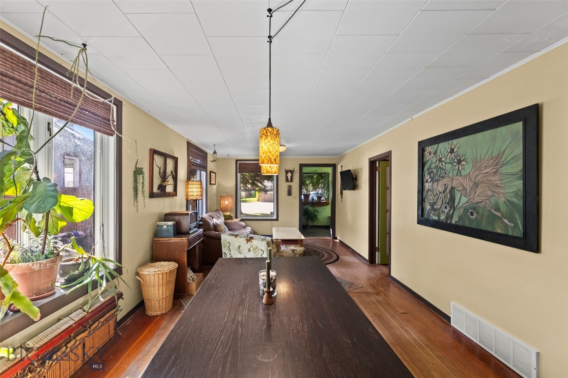 213 S 9th Street