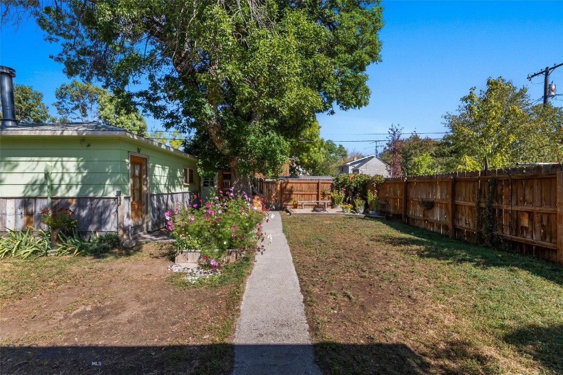213 S 9th Street