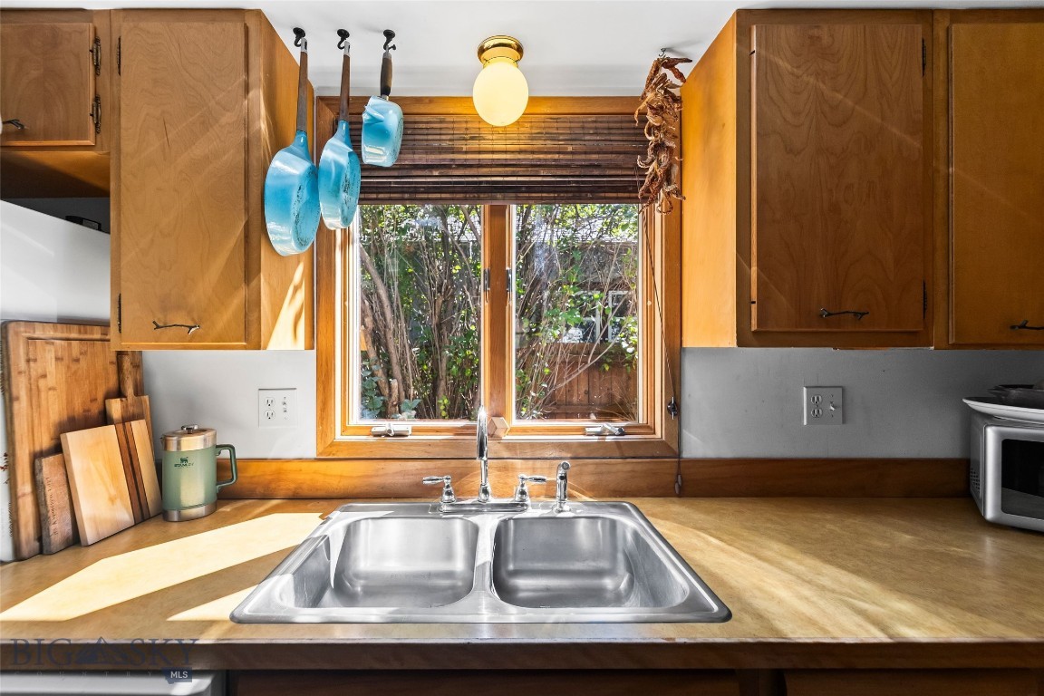 213 S 9th Street