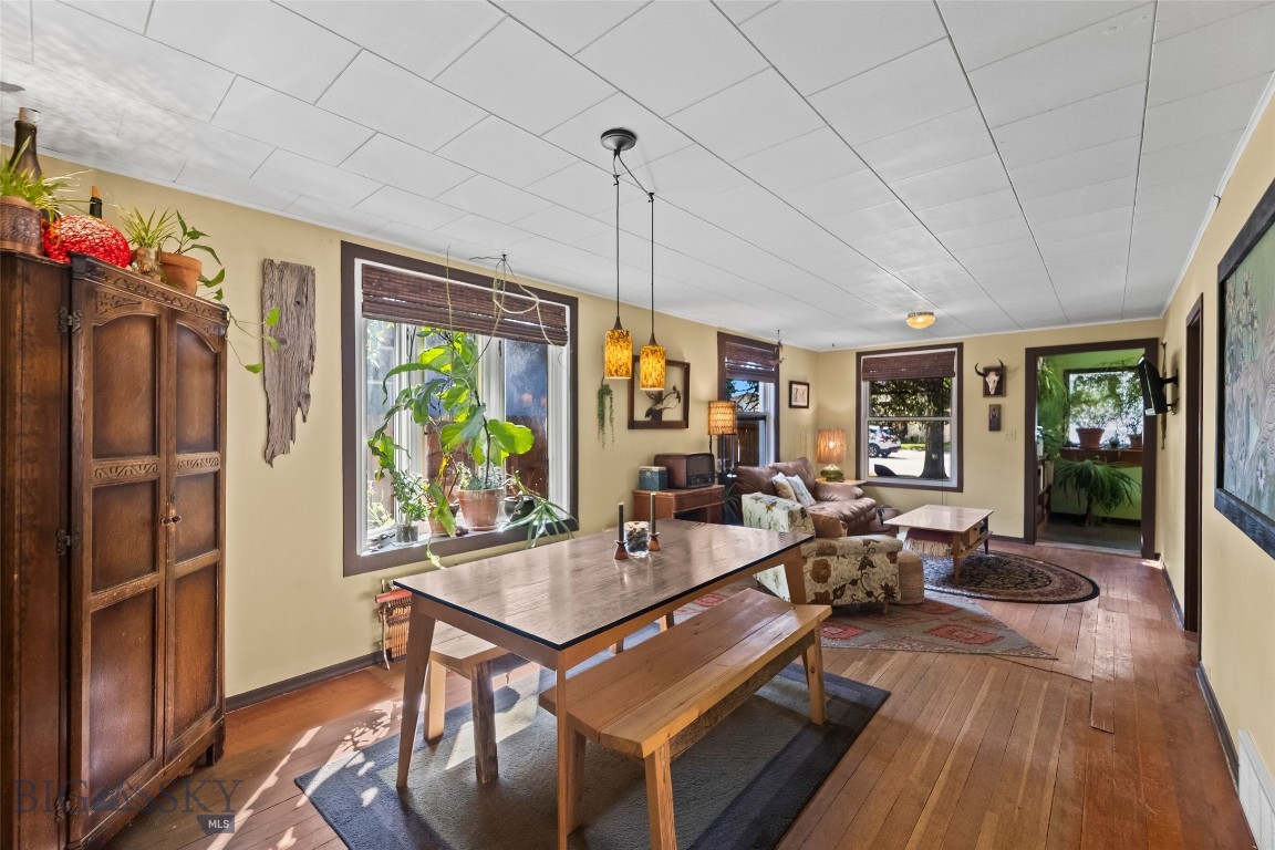 213 S 9th Street