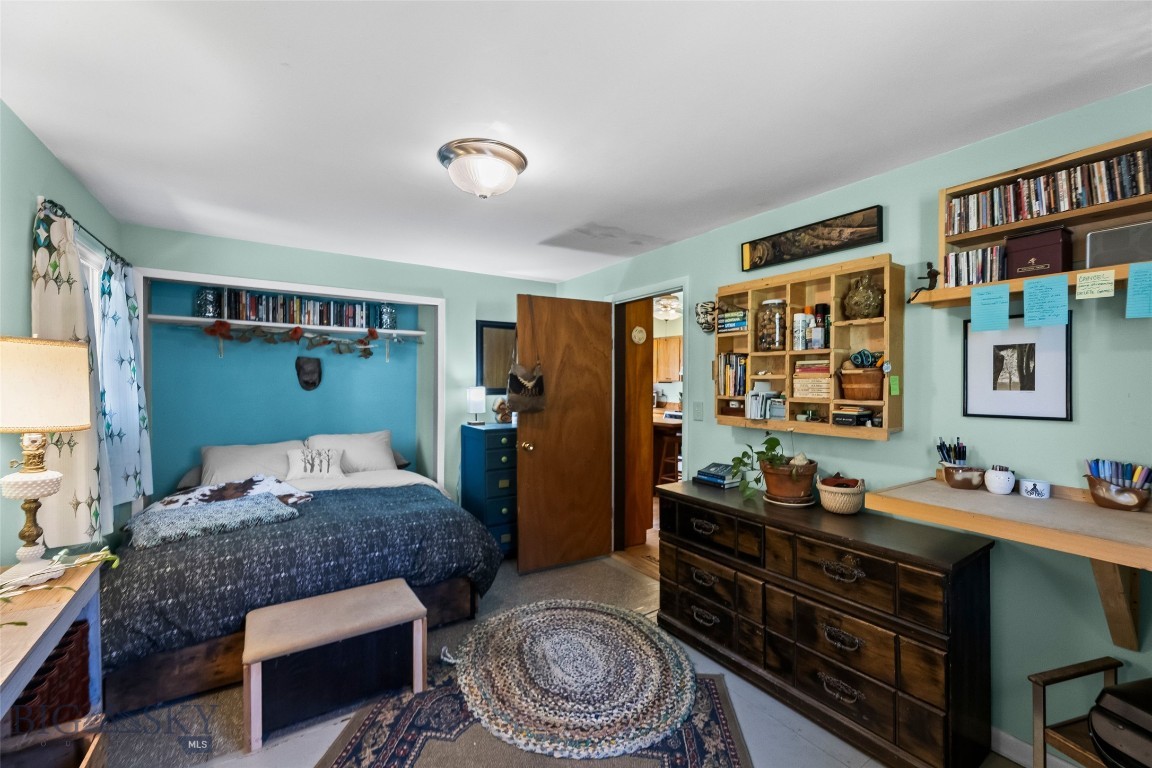 213 S 9th Street