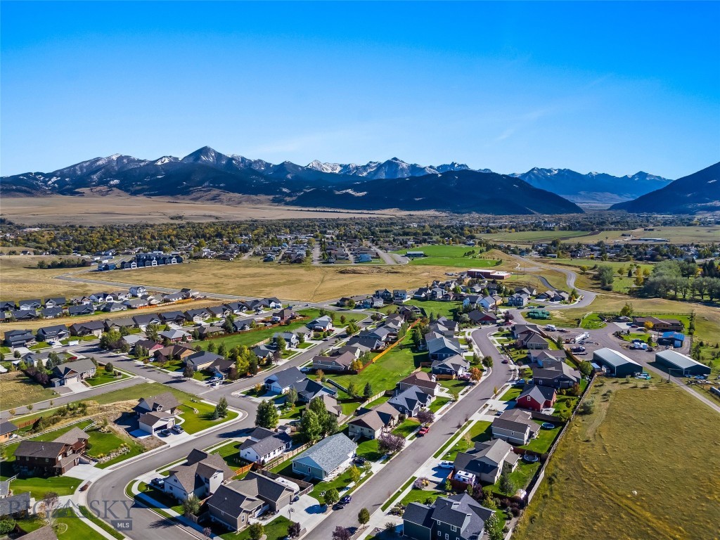 1208 Ridgeview Trail