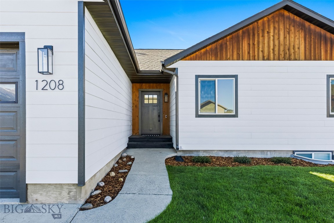 1208 Ridgeview Trail