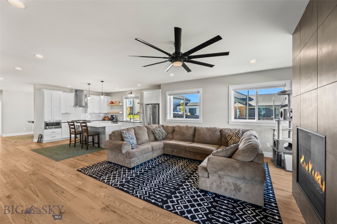 196 Arrow Peak Court