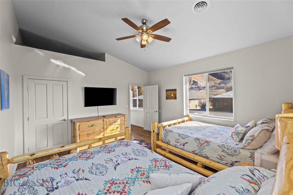 550 Old Yellowstone Trail S 13