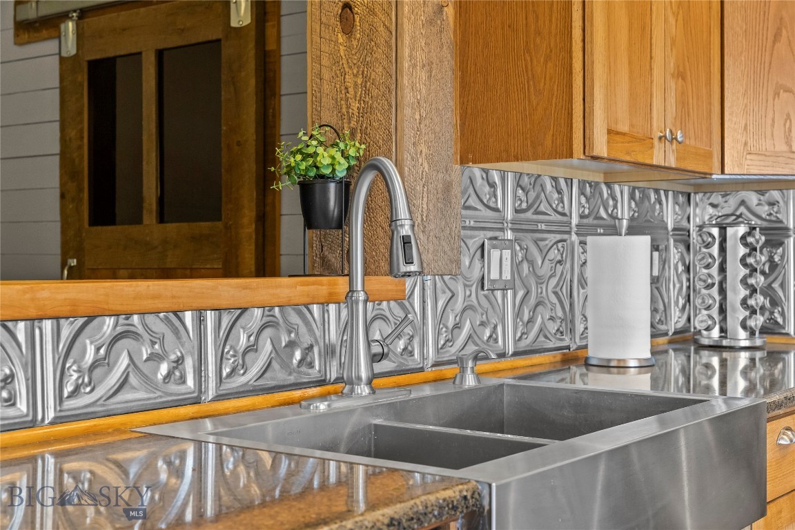 550 Old Yellowstone Trail S 13