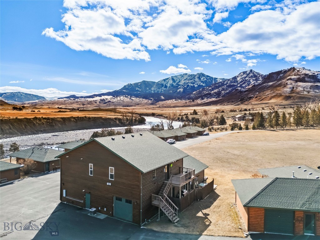 550 Old Yellowstone Trail S 13