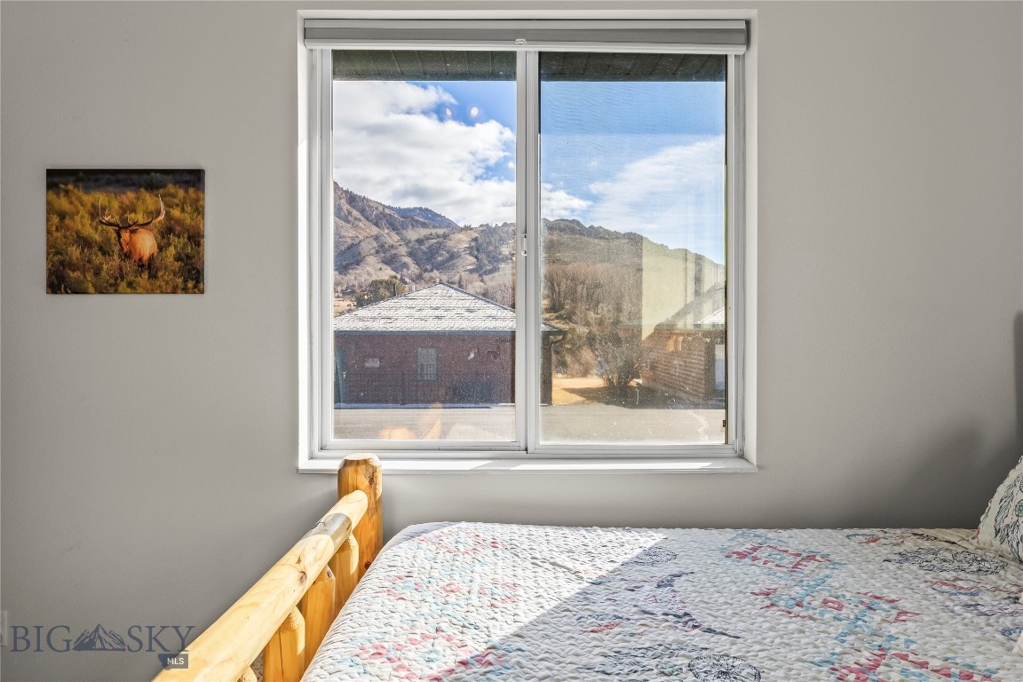 550 Old Yellowstone Trail S 13