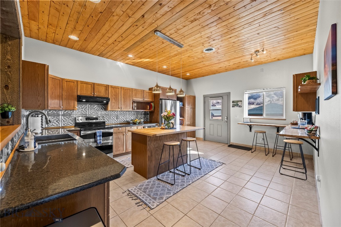 550 Old Yellowstone Trail S 13