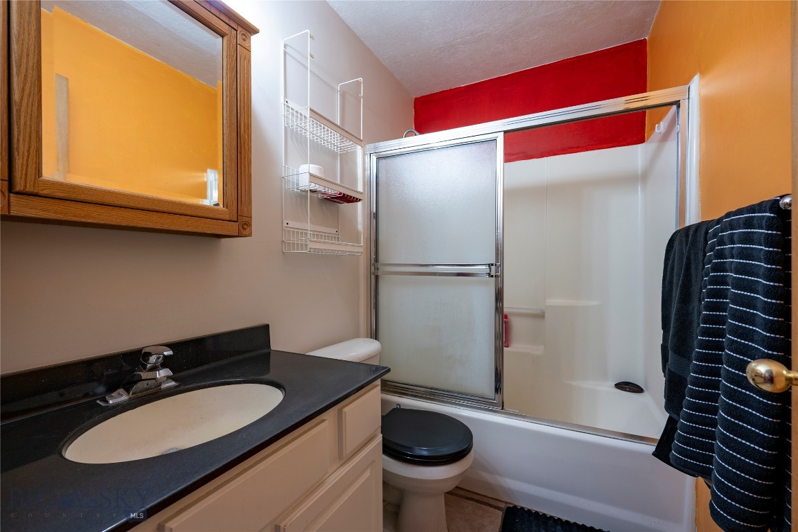 15 Gardiner View