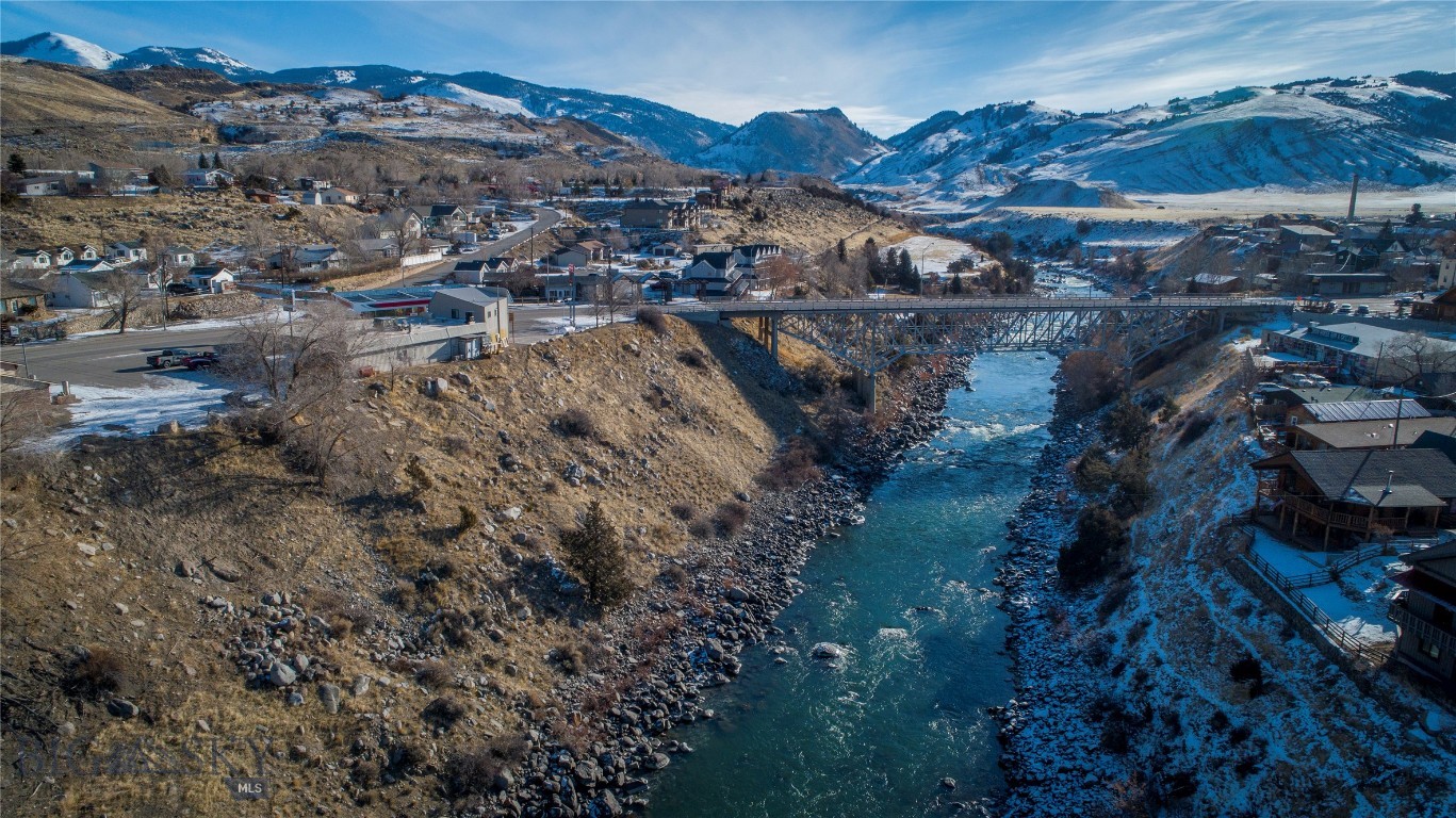 15 Gardiner View