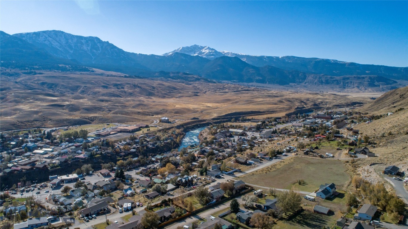 15 Gardiner View