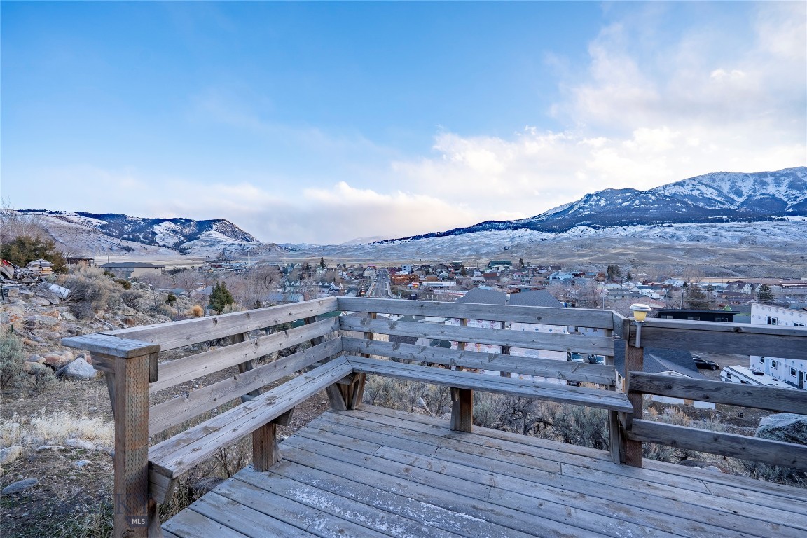 15 Gardiner View
