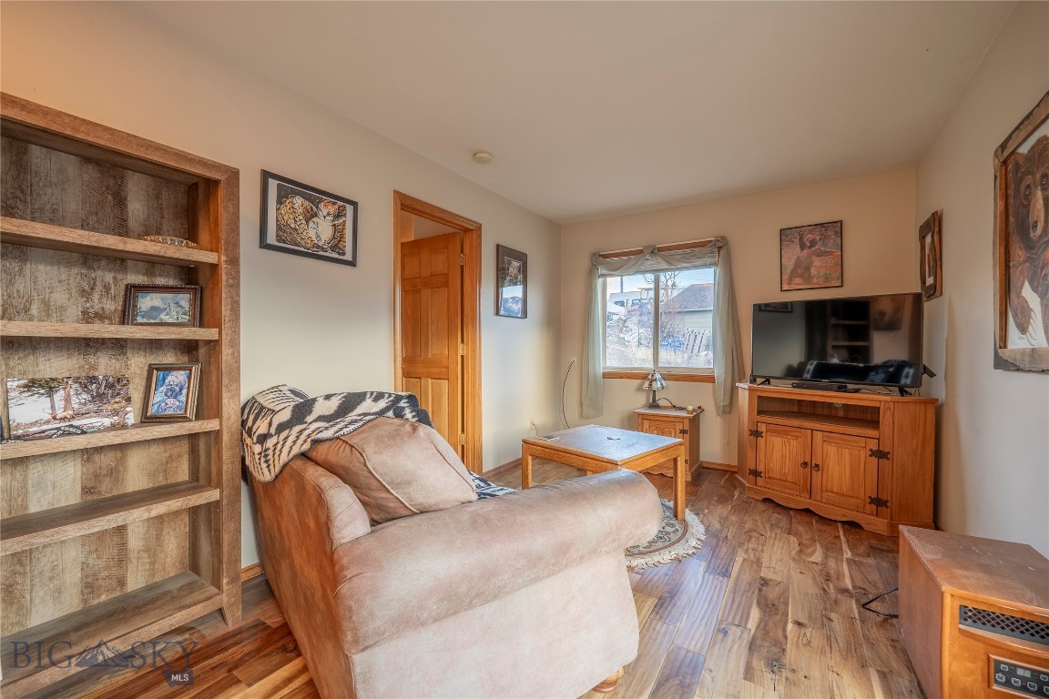 15 Gardiner View