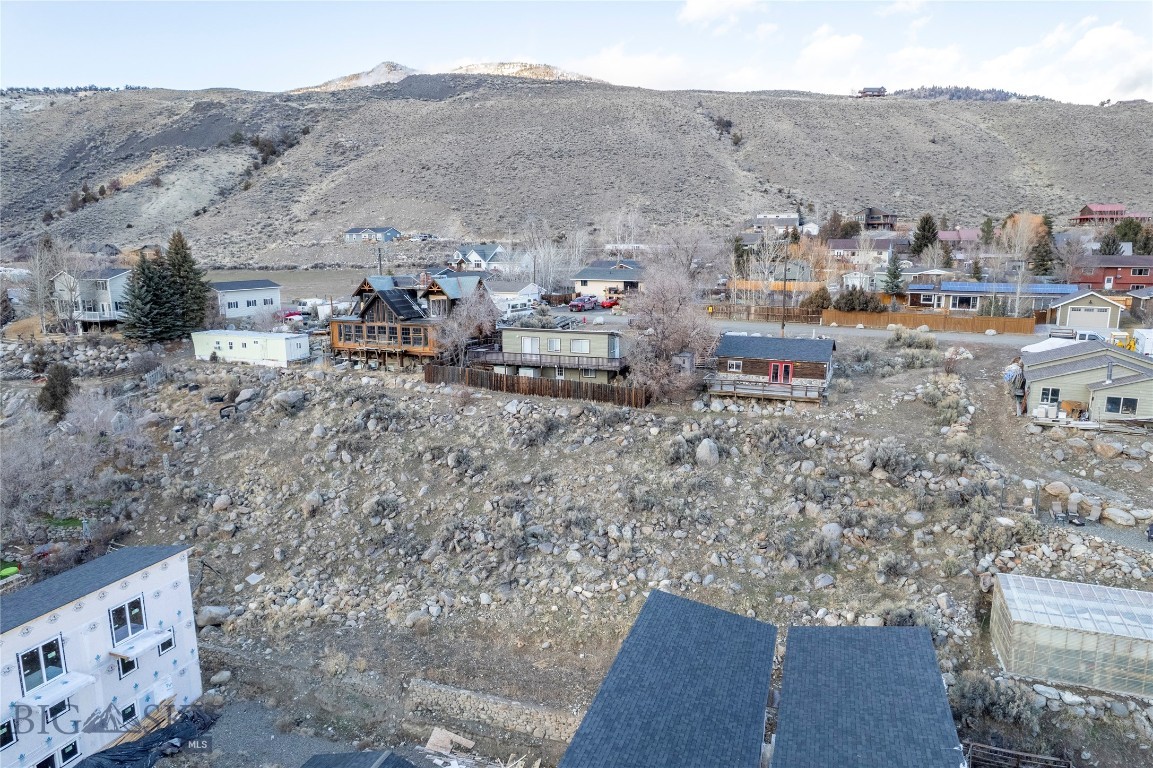 15 Gardiner View