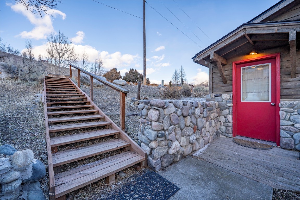 15 Gardiner View