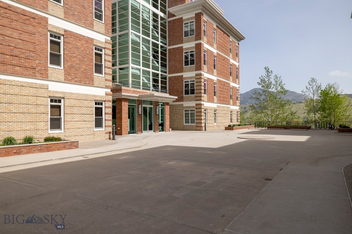 150 Village Crossing Way 3H