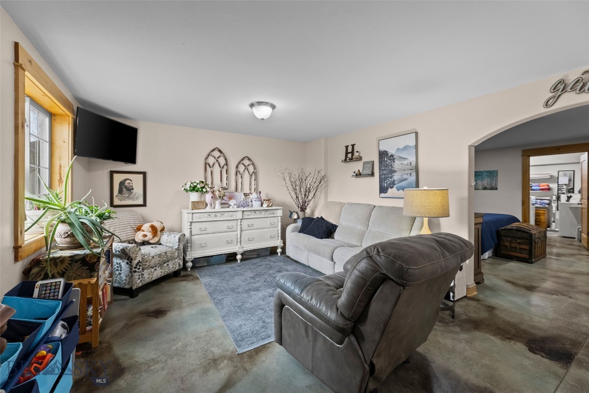95 W Julie Court