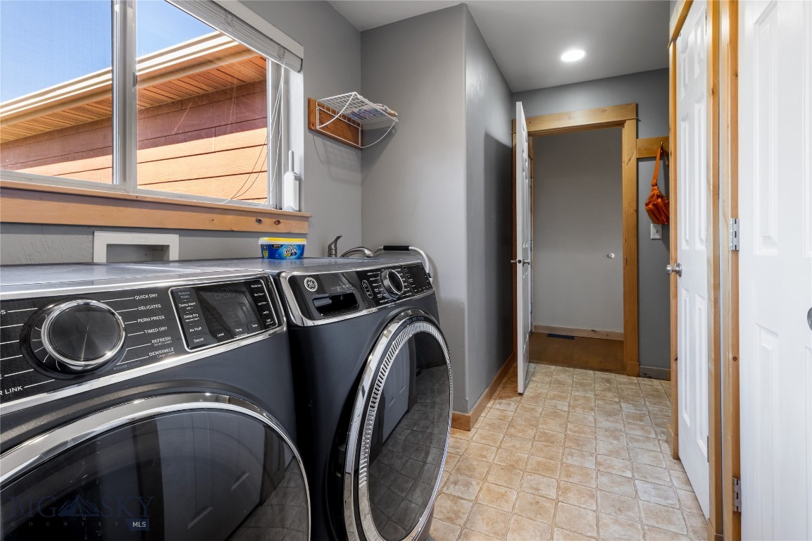 422 E River Rock Road