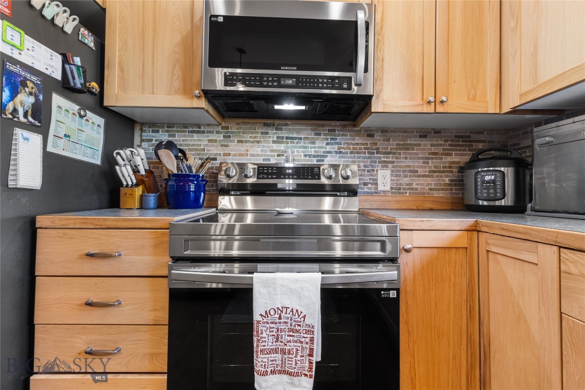 422 E River Rock Road