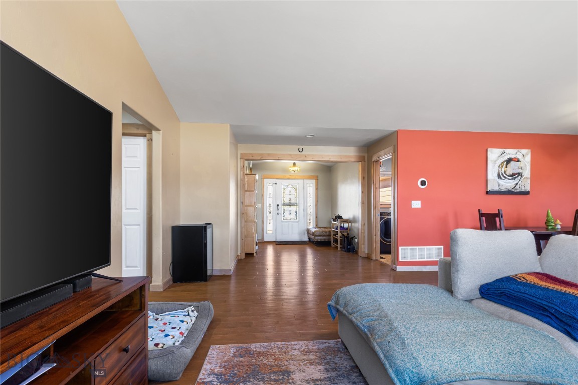 422 E River Rock Road