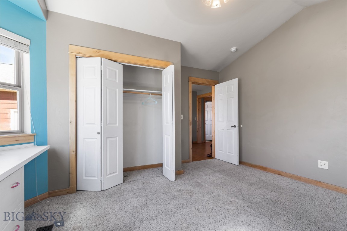 422 E River Rock Road