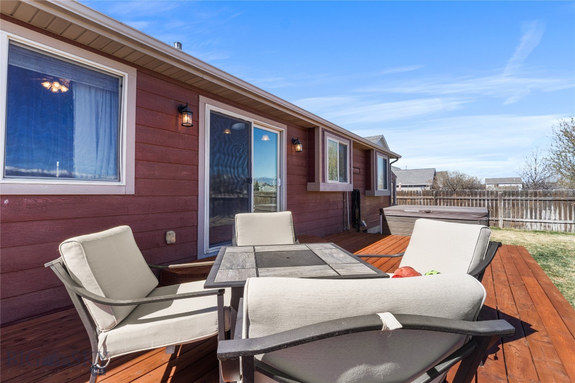 422 E River Rock Road