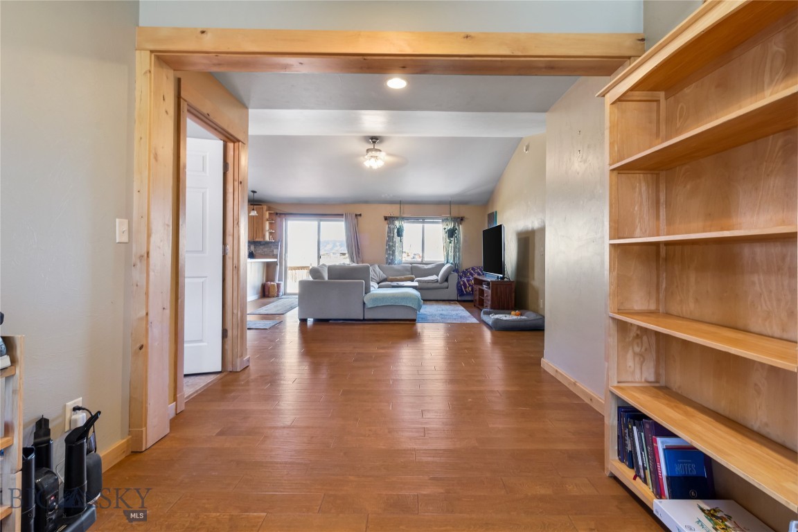 422 E River Rock Road