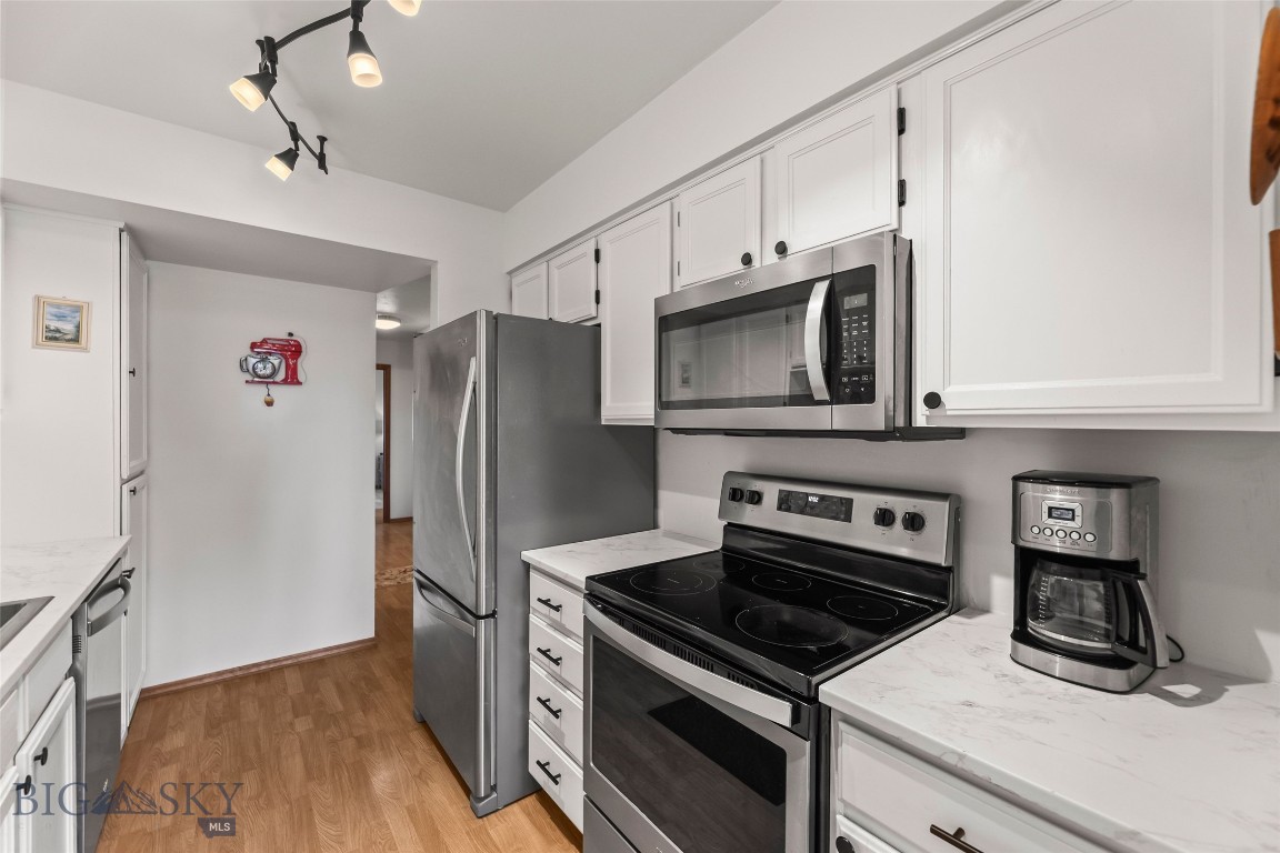 2200 W Dickerson Street 27