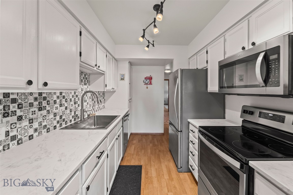 2200 W Dickerson Street 27