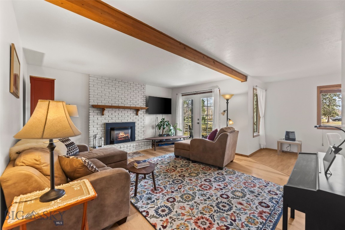 2200 W Dickerson Street 27