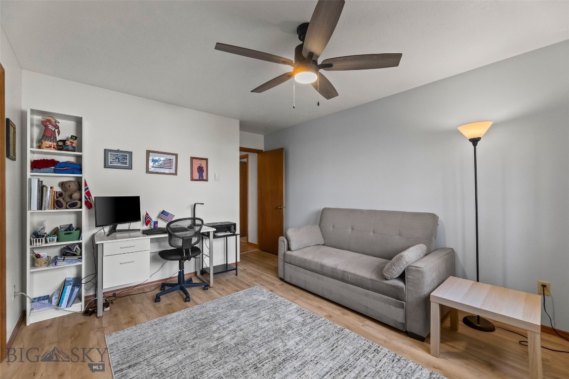 2200 W Dickerson Street 27