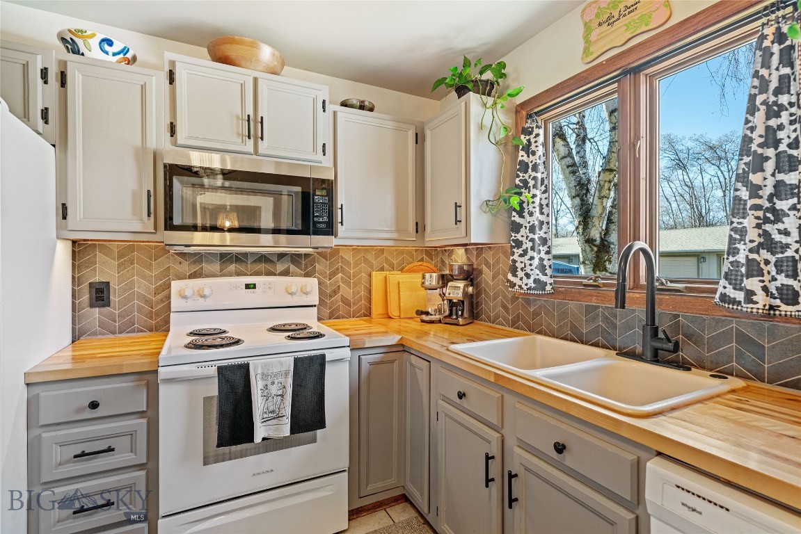 2020 S Rouse Avenue B8