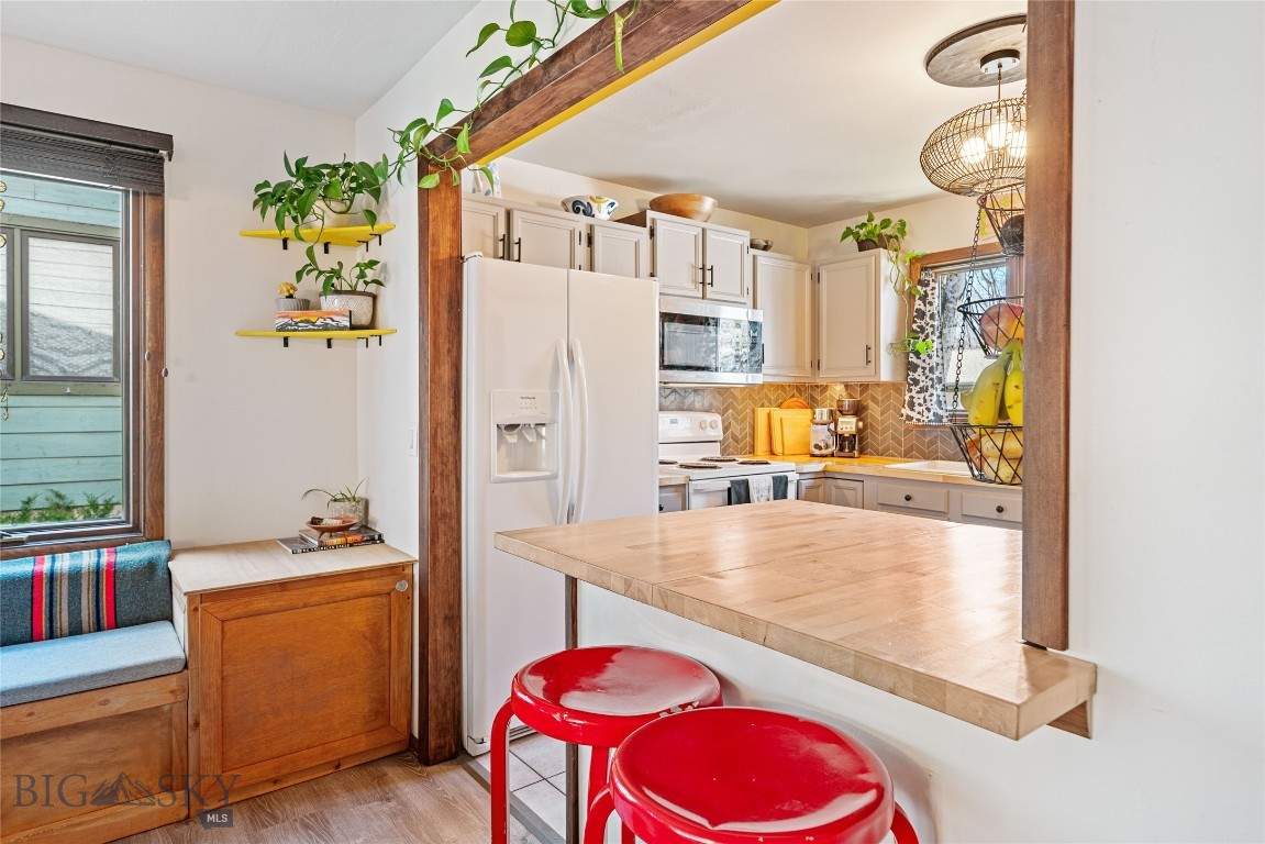 2020 S Rouse Avenue B8