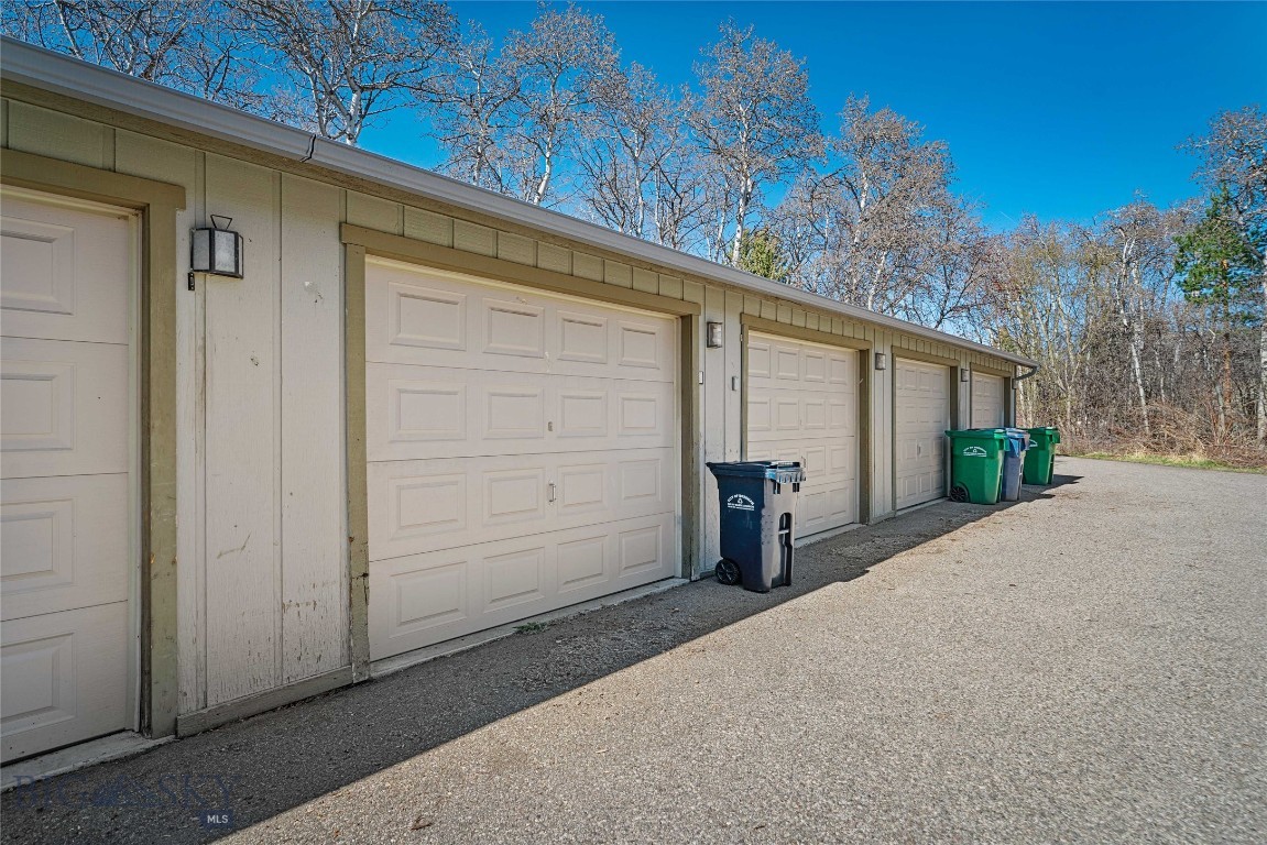 2020 S Rouse Avenue B8