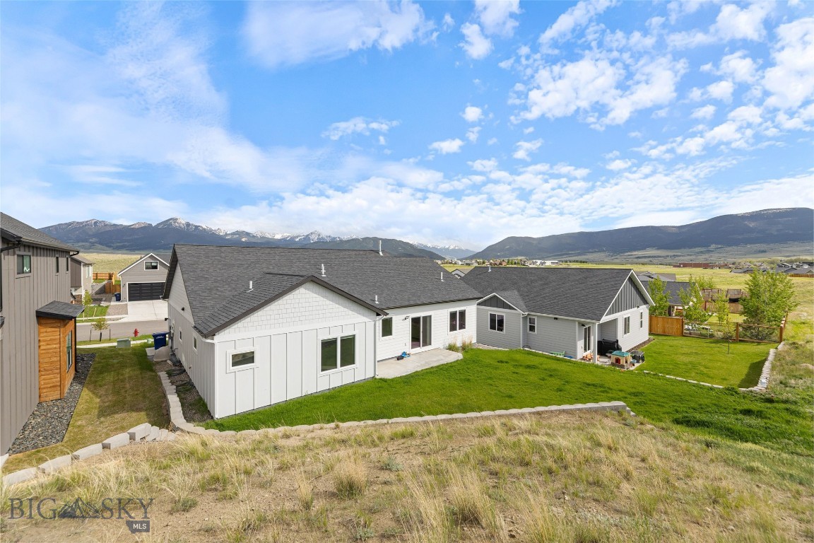 1215 Sweetgrass Lane