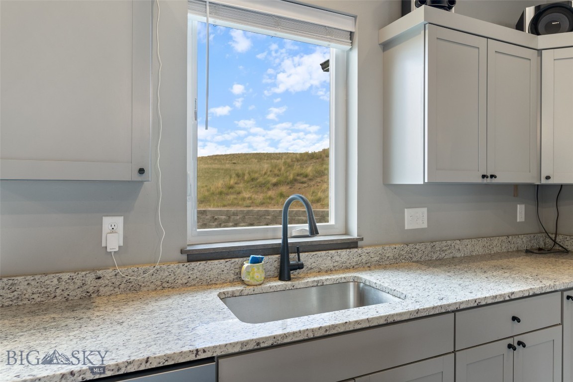 1215 Sweetgrass Lane