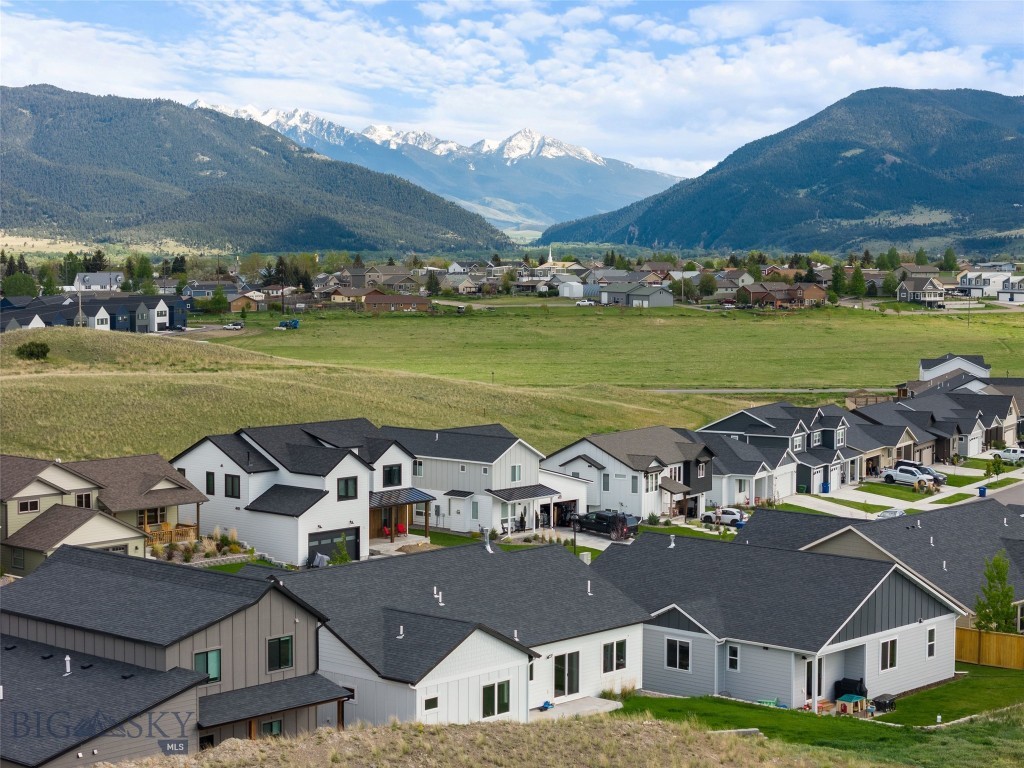 1215 Sweetgrass Lane