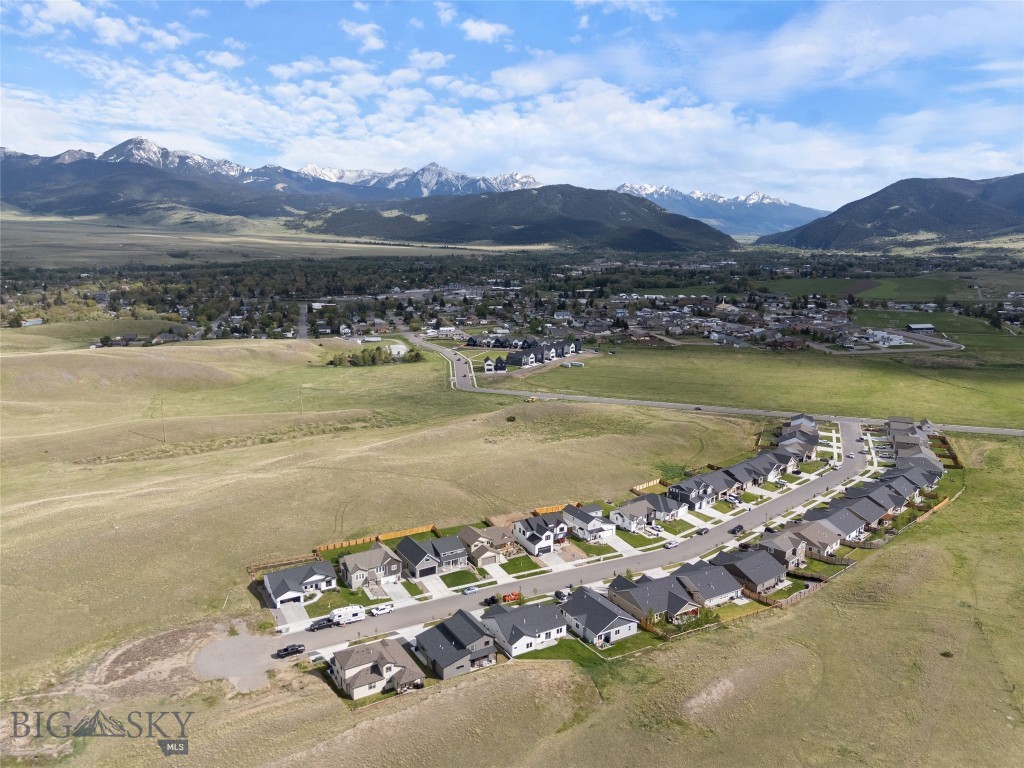 1215 Sweetgrass Lane