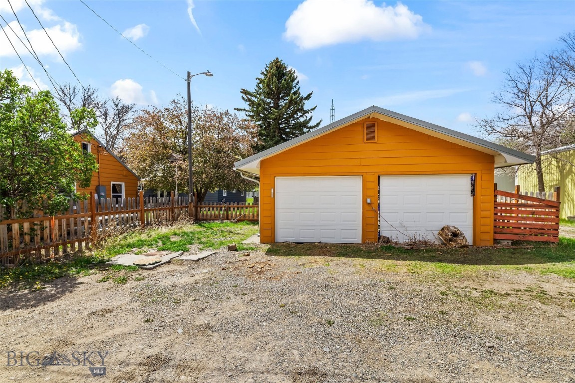 529 S 9th Street