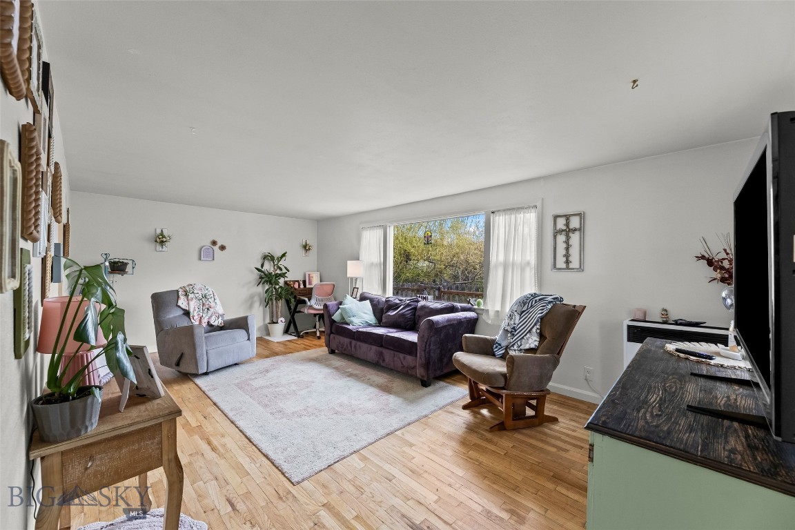 529 S 9th Street
