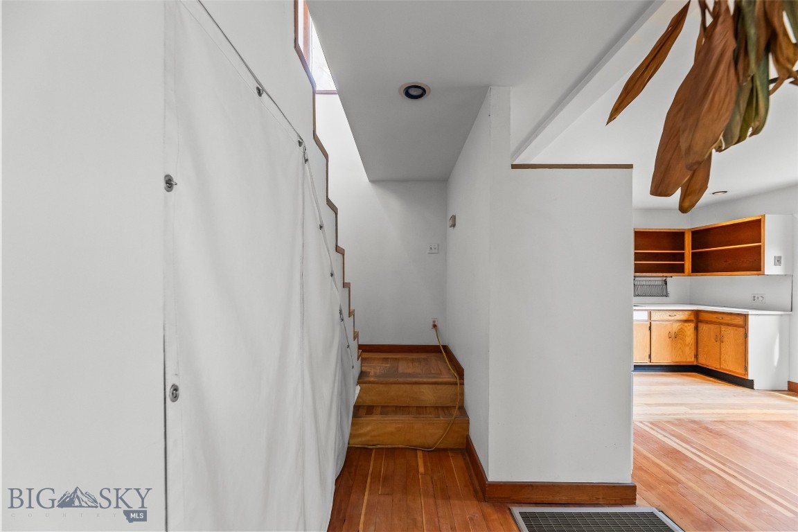 213 W Cottonwood Street