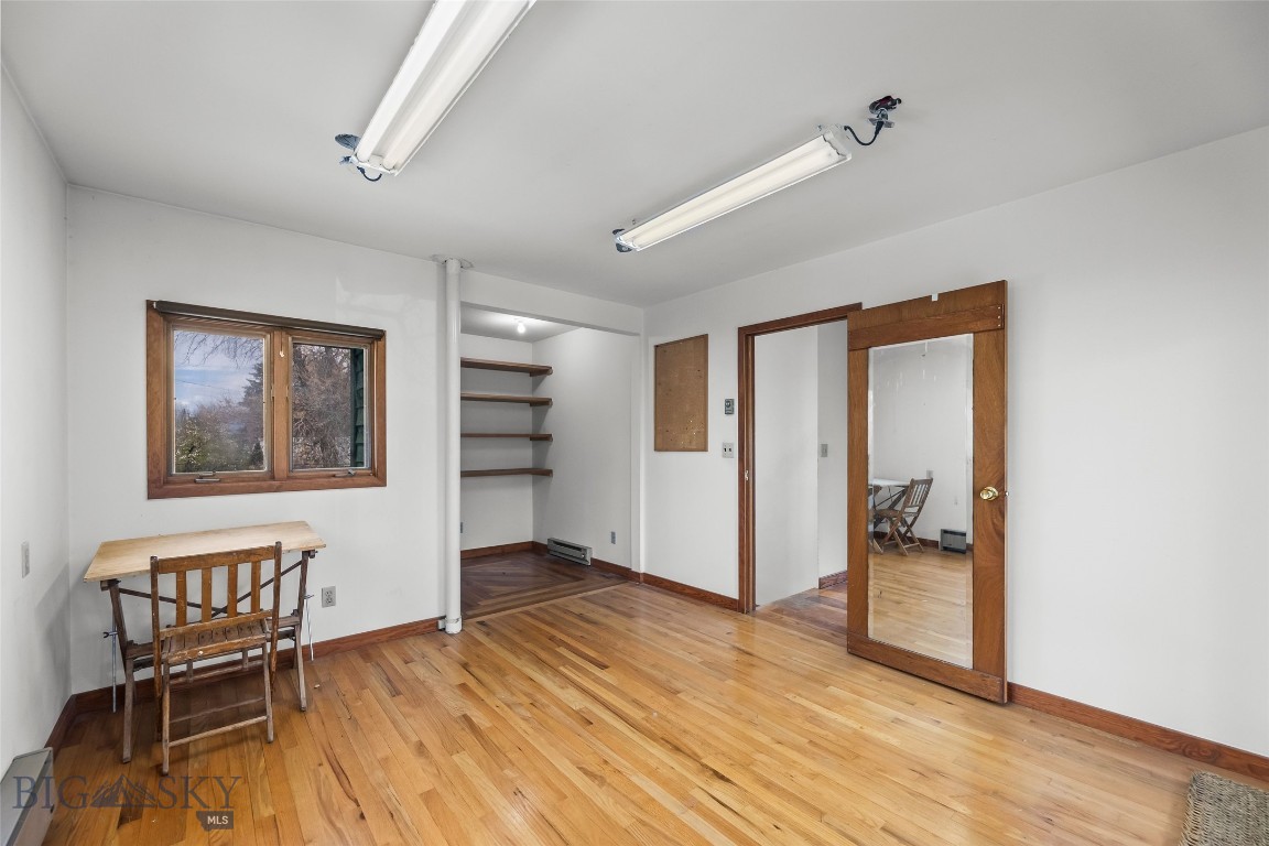 213 W Cottonwood Street