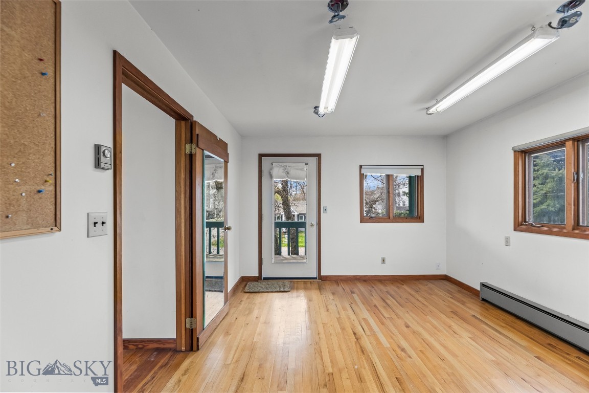 213 W Cottonwood Street