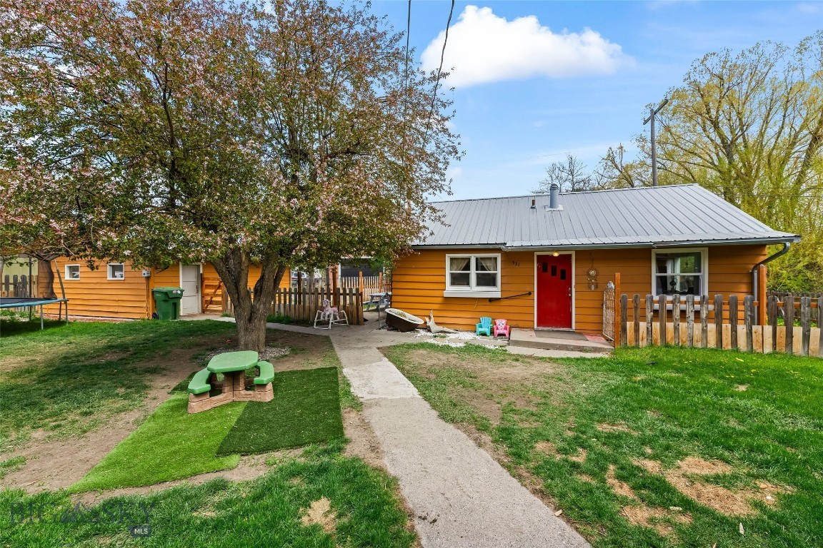 529 S 9th Street