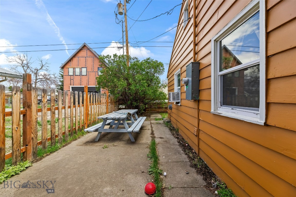 529 S 9th Street
