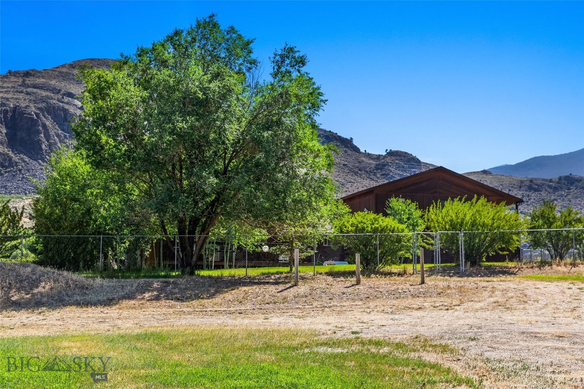 1065 US Highway 89 S