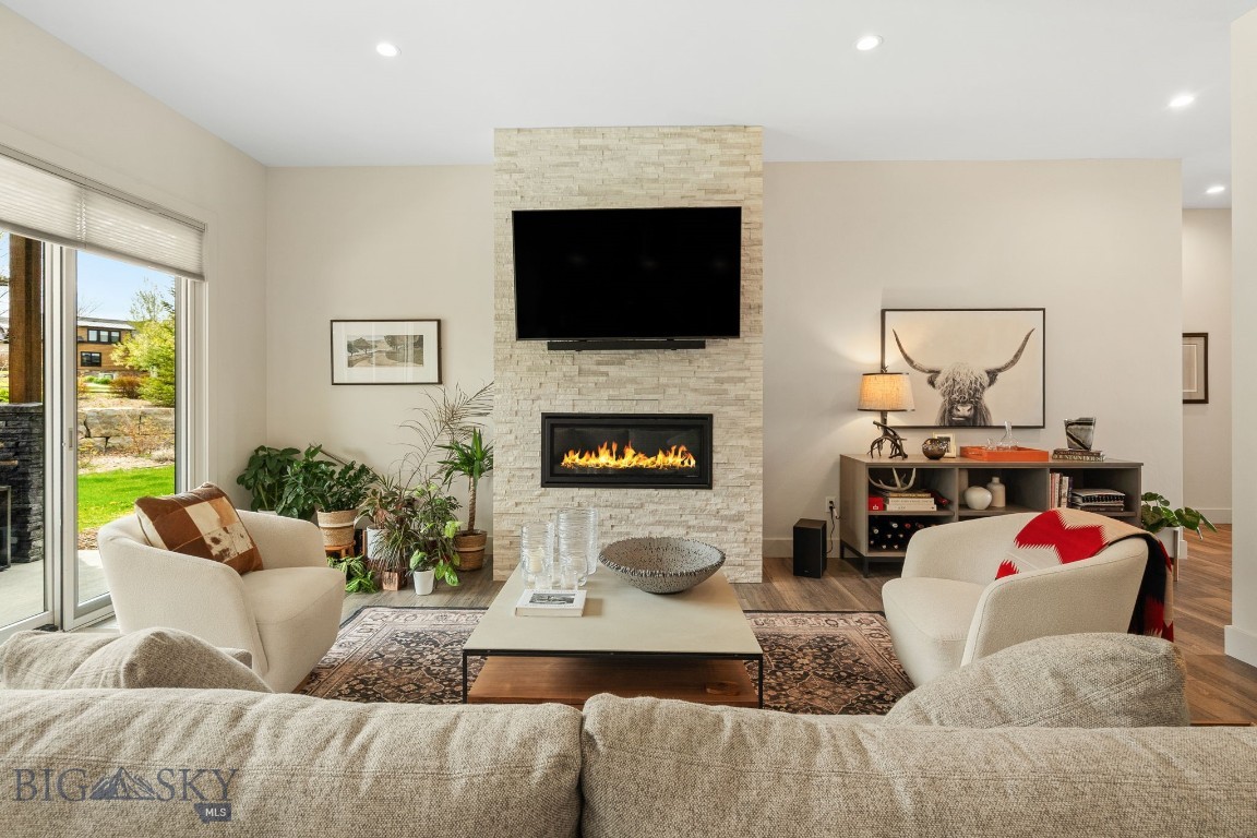 203 Wickwire Way